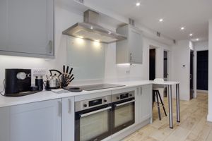 Kitchen/Breakfast Room- click for photo gallery